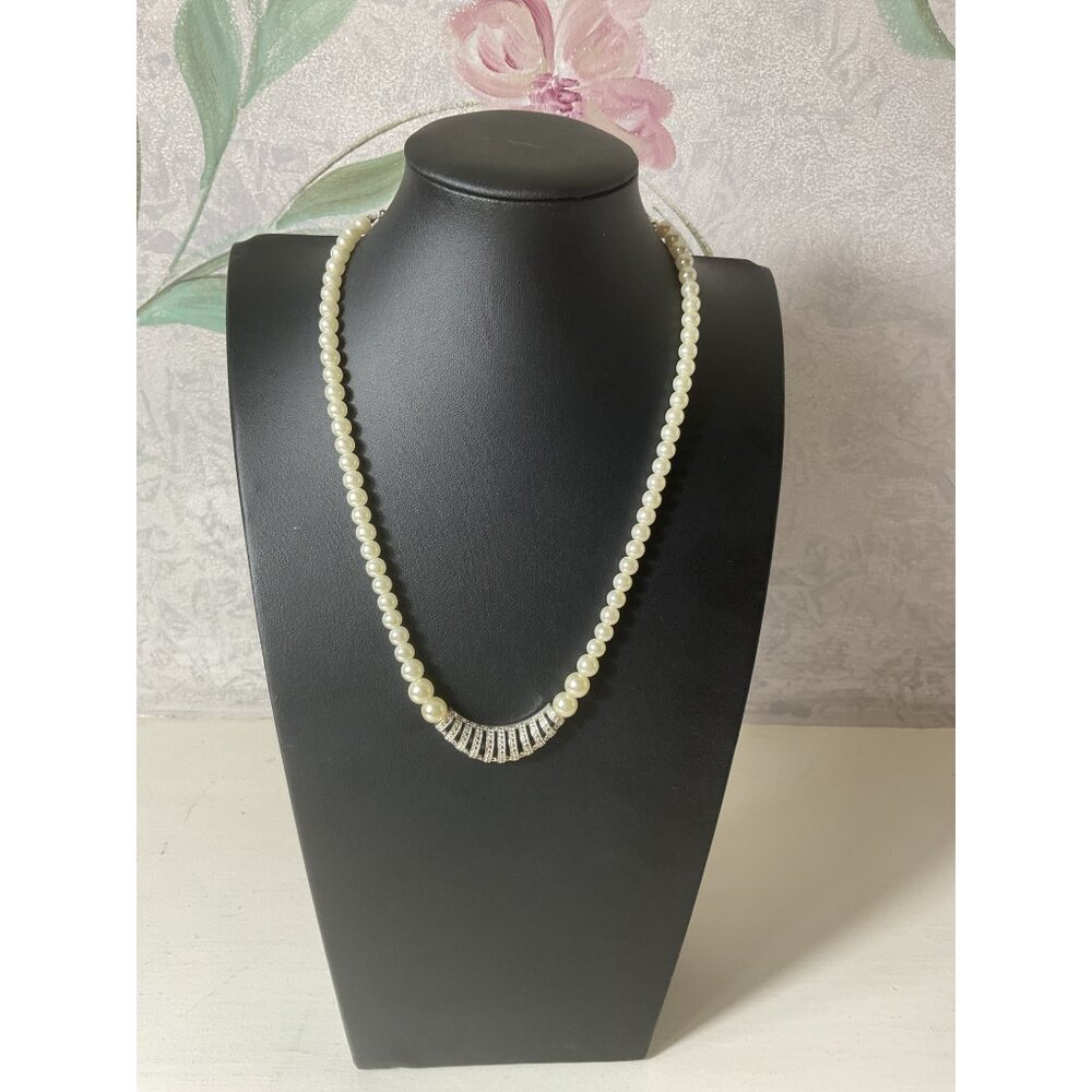 Pearl Necklace With Silver Accents & Spring Ring Clasp